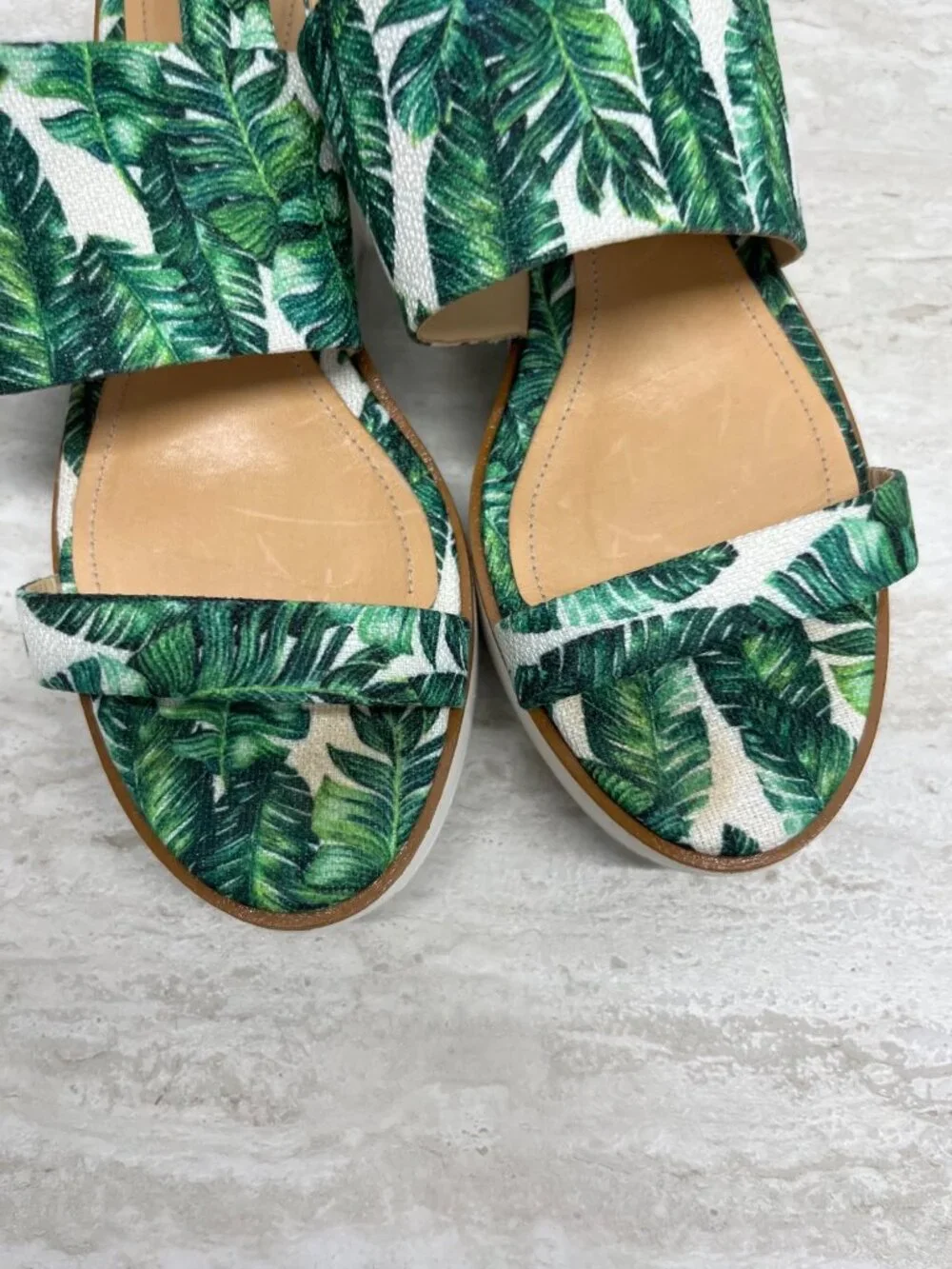 SCHUTZ palm leaf
