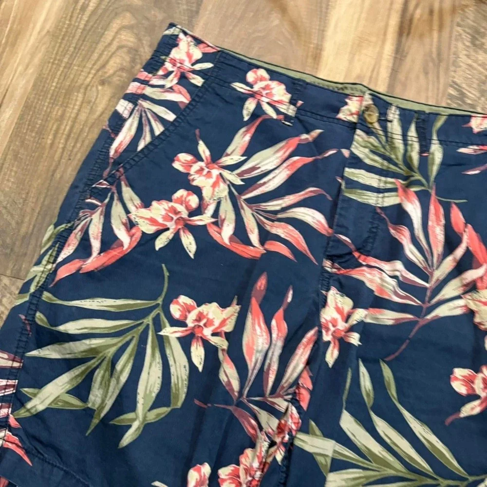 Vintage Y2K Old Navy Shorts Floral Hawaiian Tropical Print Casual