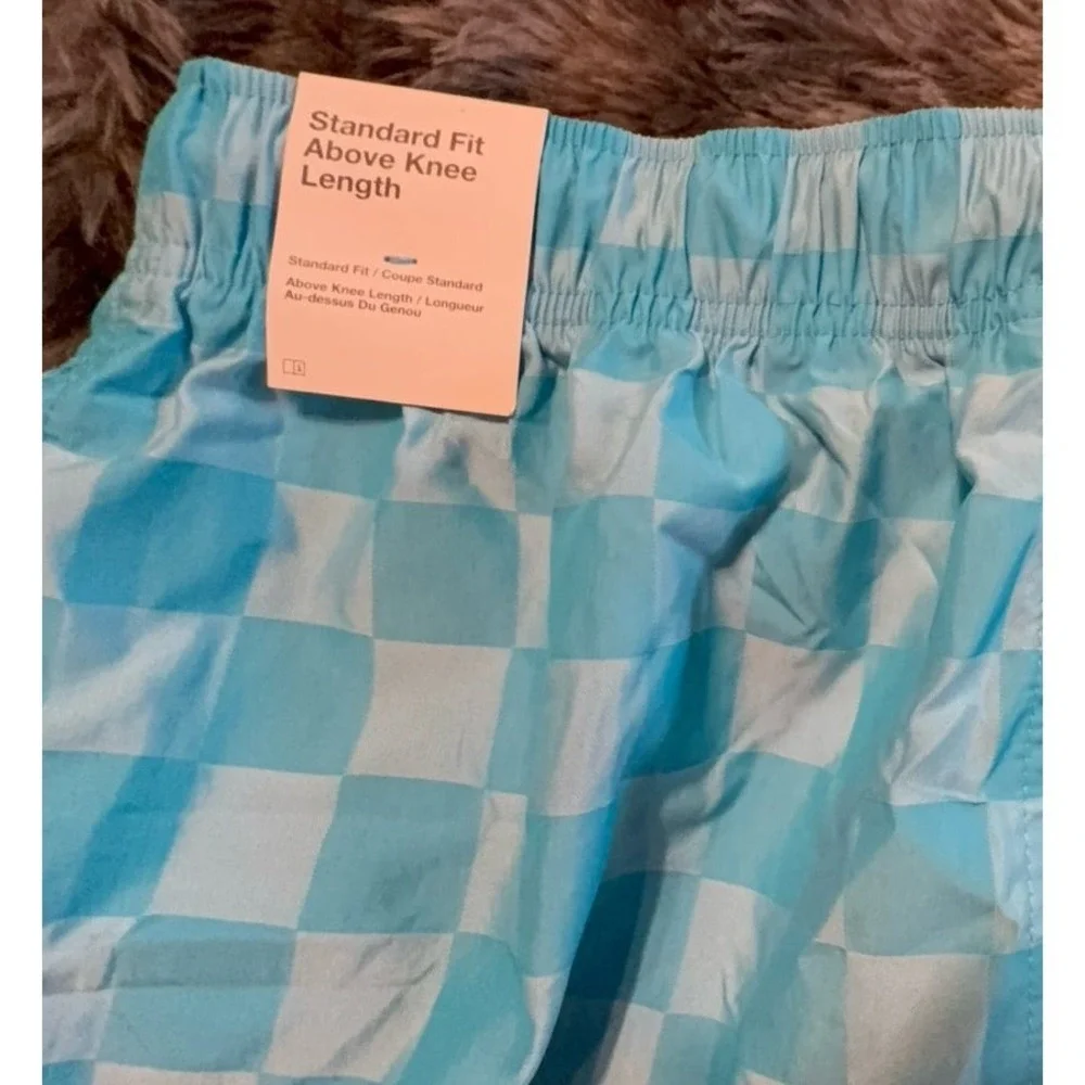 Men's size SMALL Nike dri-fit athletic shorts.  Standard fit. Above knee length.