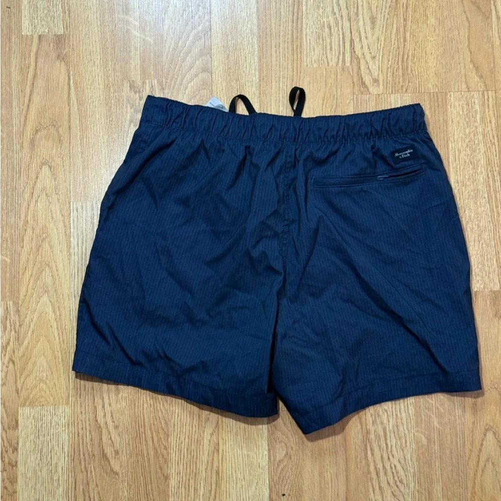 Abercrombie & Fitch ideal navy workouts