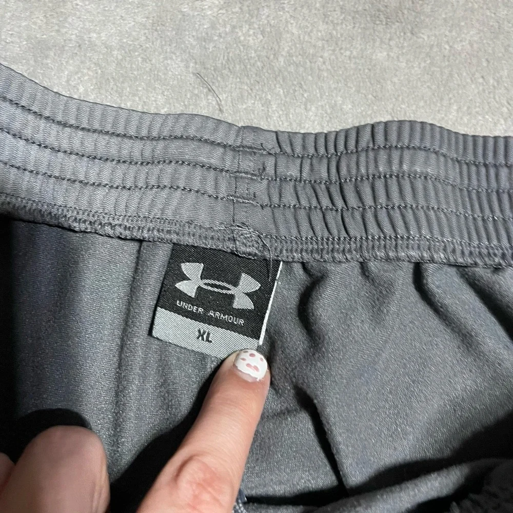 Under Armour good preowned