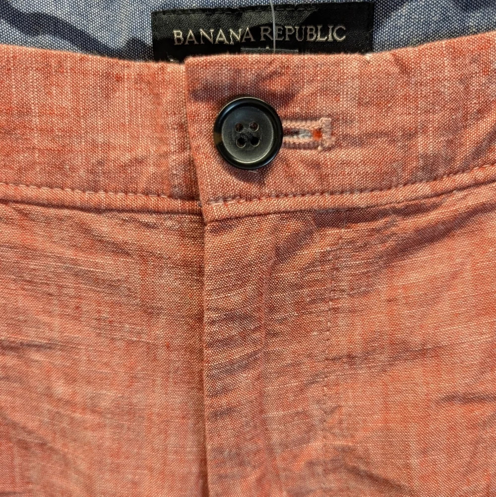 Banana Republic banana front