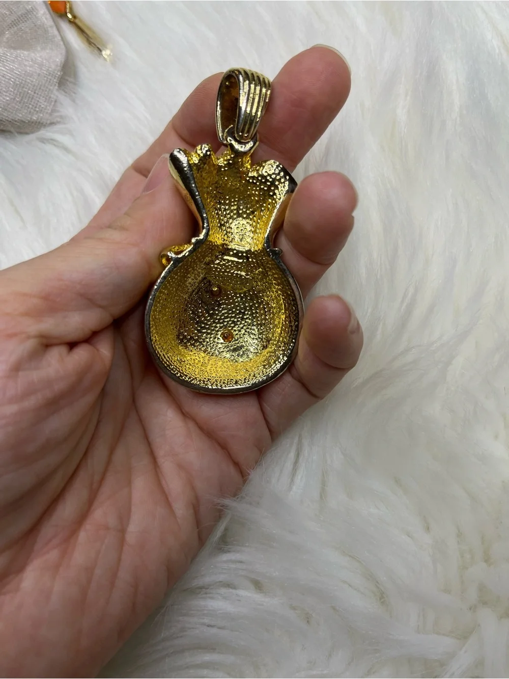 N/A gold tone