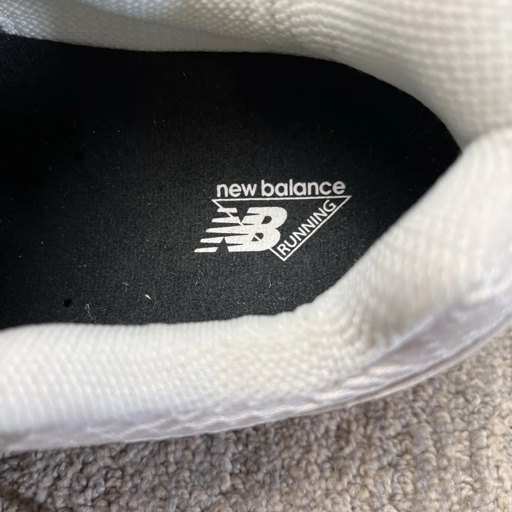 New Balance top both lace
