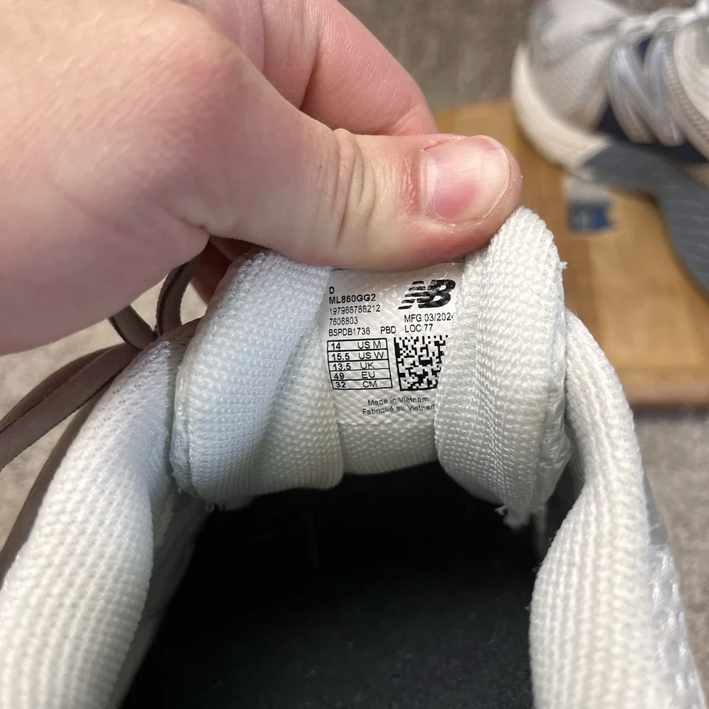 New Balance both size sneakers