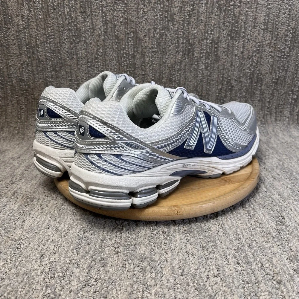 New Balance lining indigo