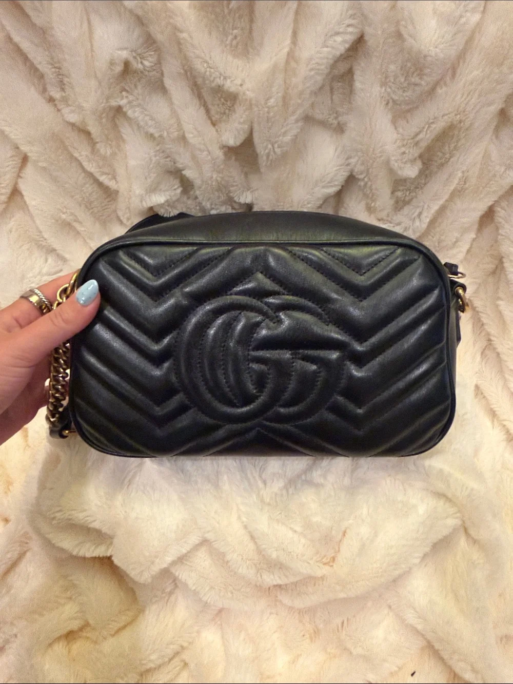 Gucci compact black