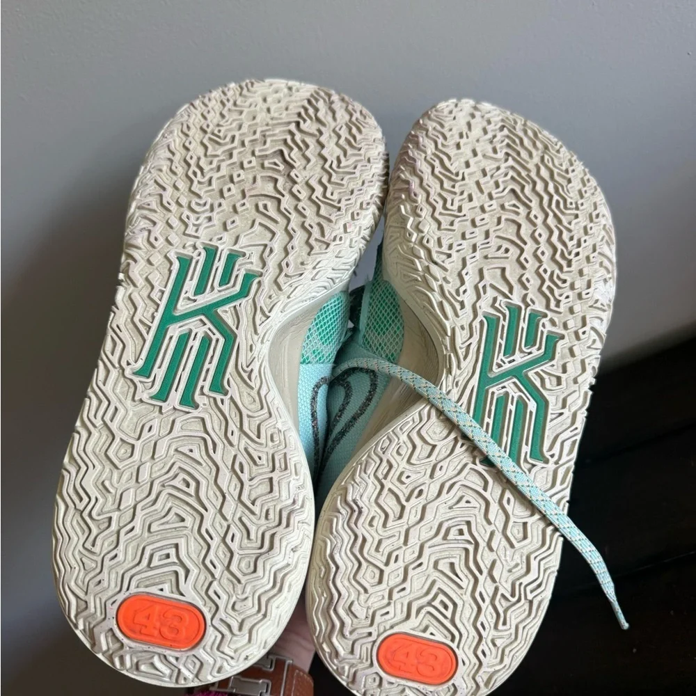 Nike kyrie basketball
