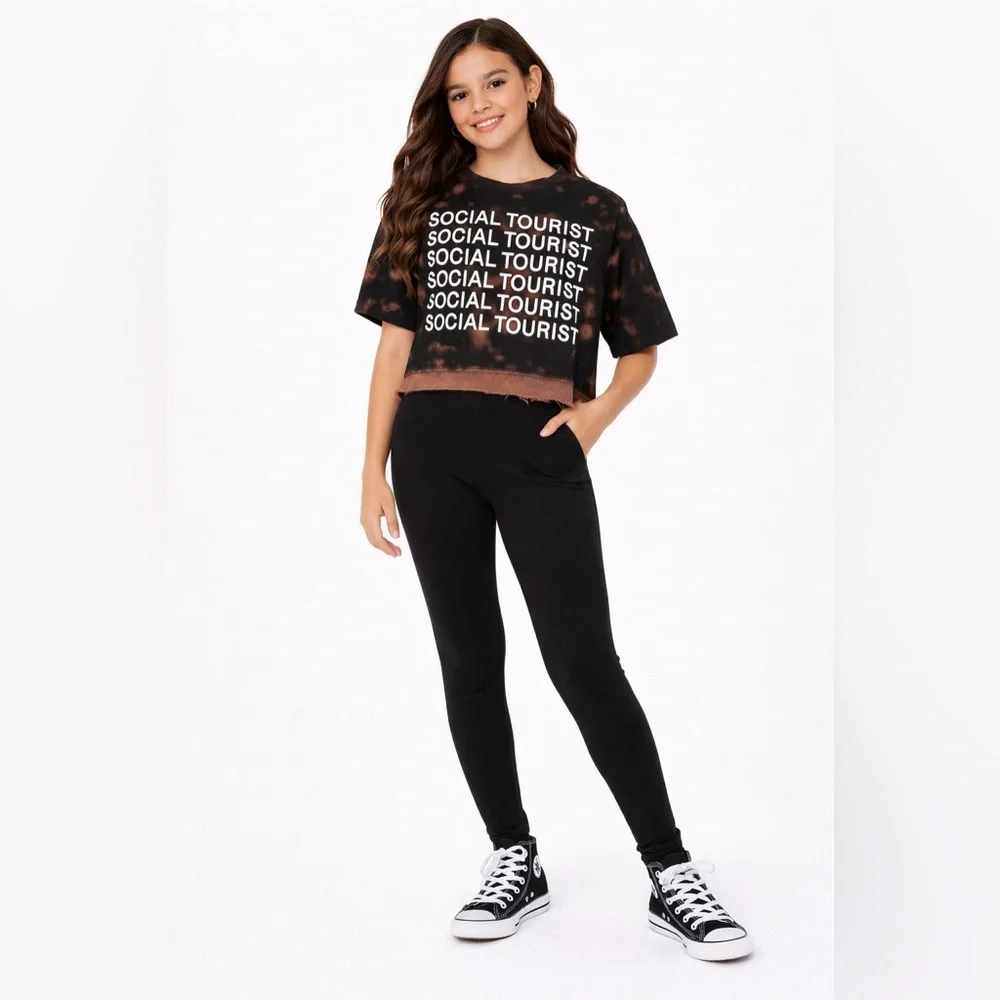 Charli D’amelio Social Tourist Crop Top
