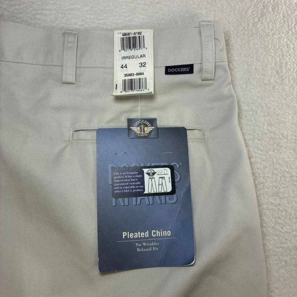 Vintage Dockers Pleated Chino Pants Men 44x32 Beige Business Casual Preppy NWT