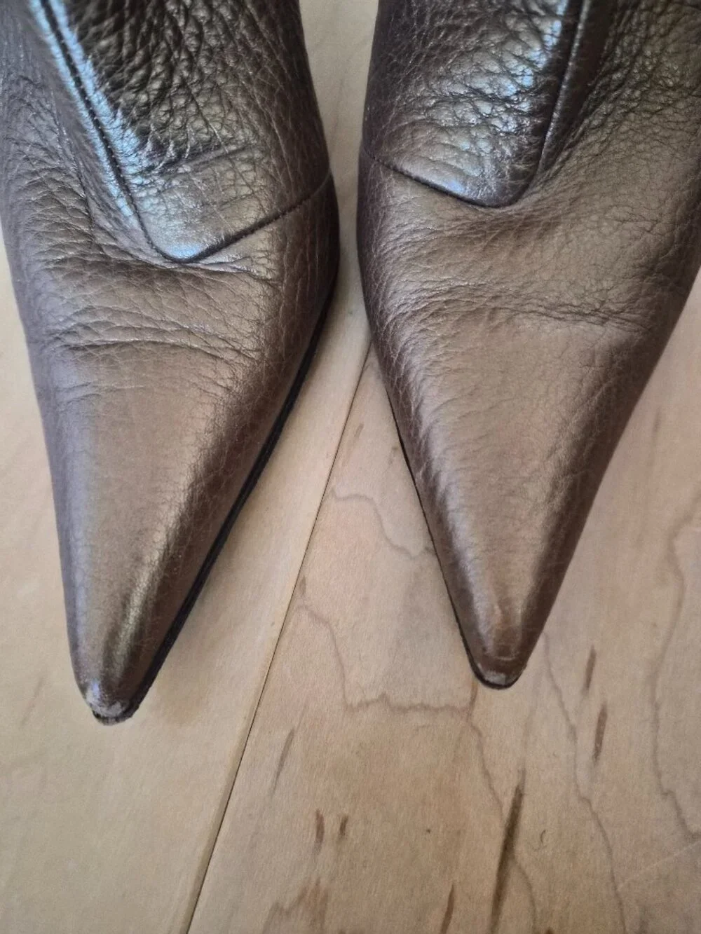 Dolce & Gabbana footwear scuffing