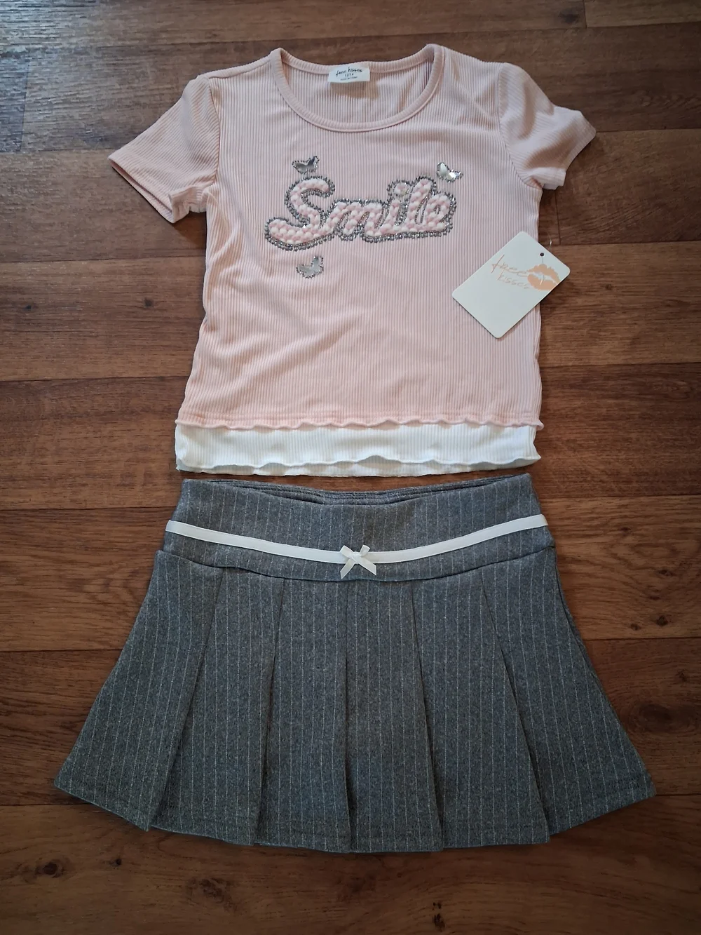 Pink 'Smile' Ribbed Tee and Gray Pleated Skirt Set