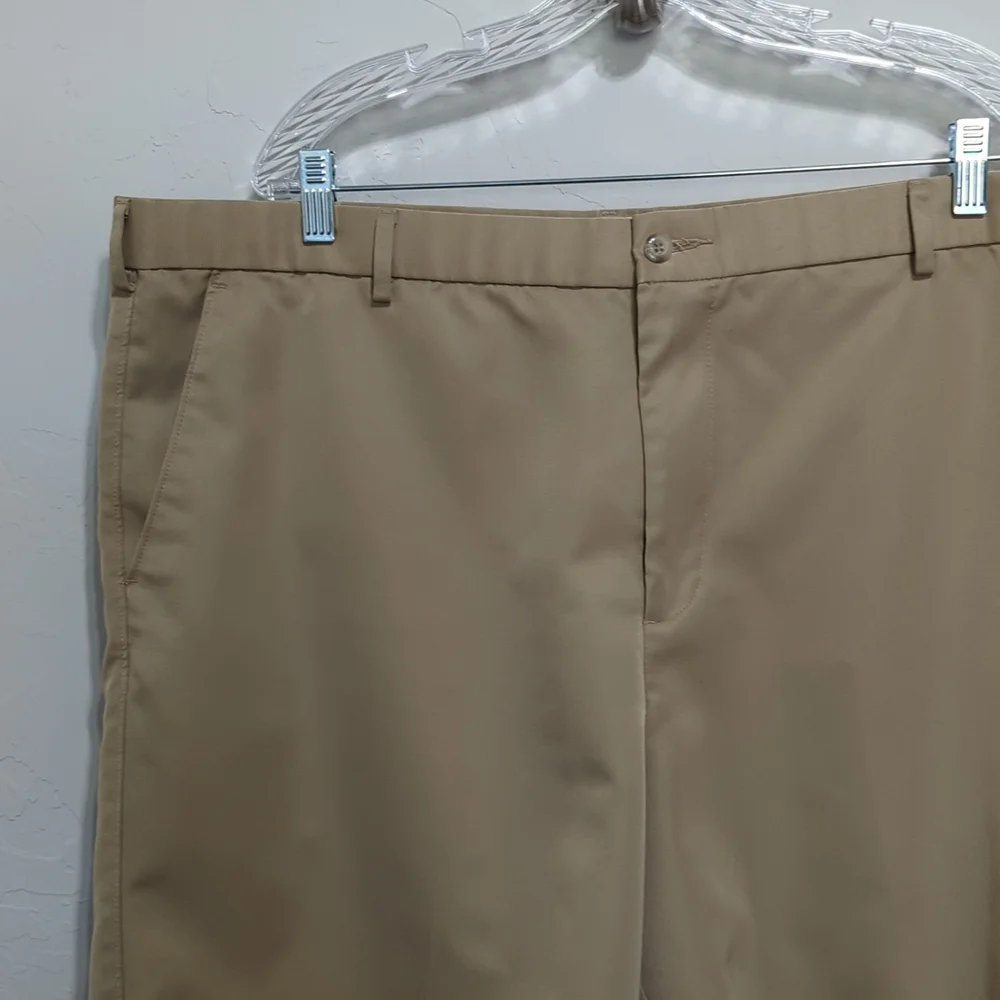 DOCKERS Premium Golf Brown Tan Short Size 44 Waist