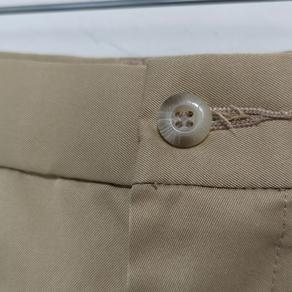DOCKERS Premium Golf Brown Tan Short Size 44 Waist