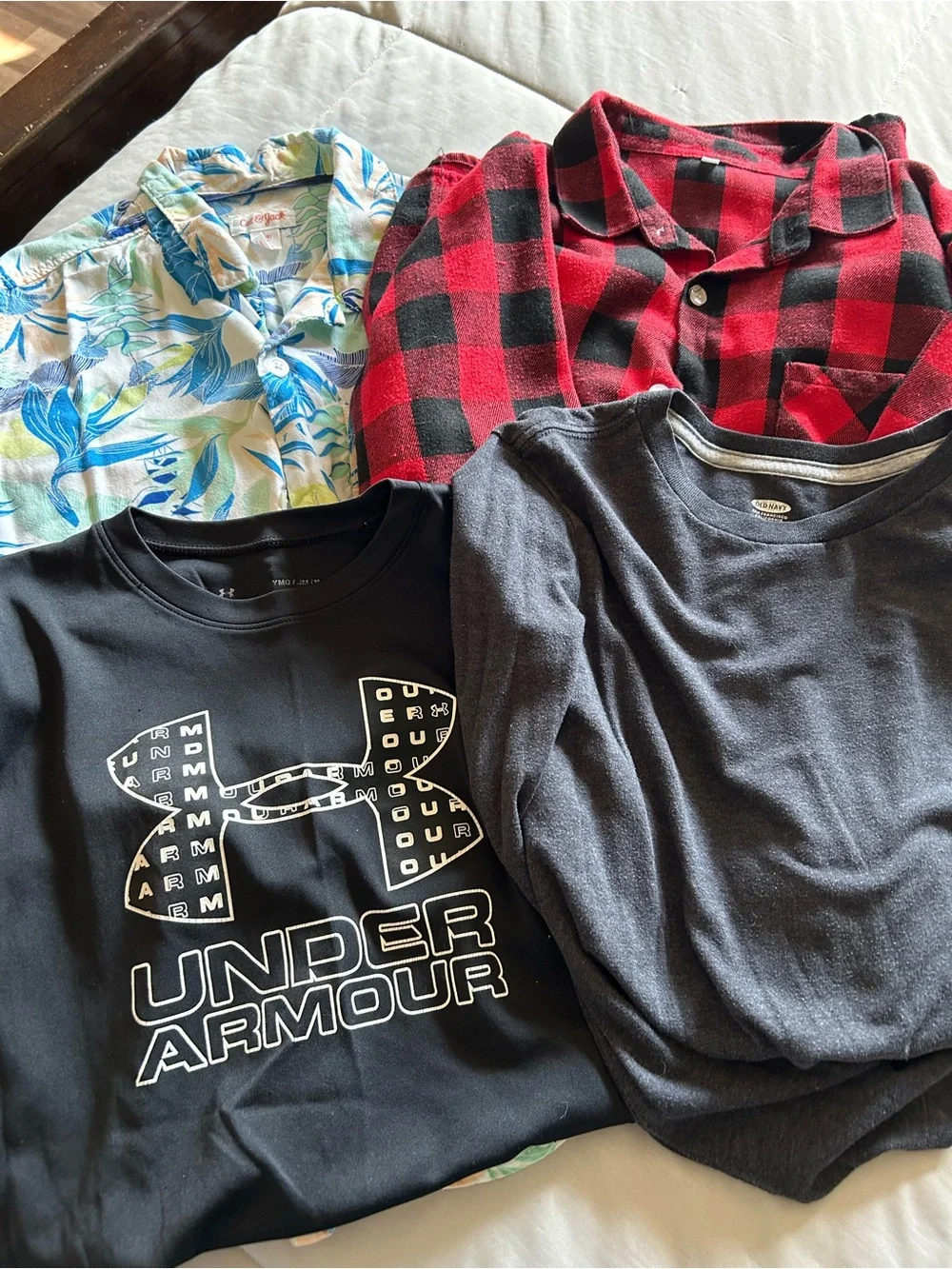 Kids size Medium BOYS. Bundle of 4 items.