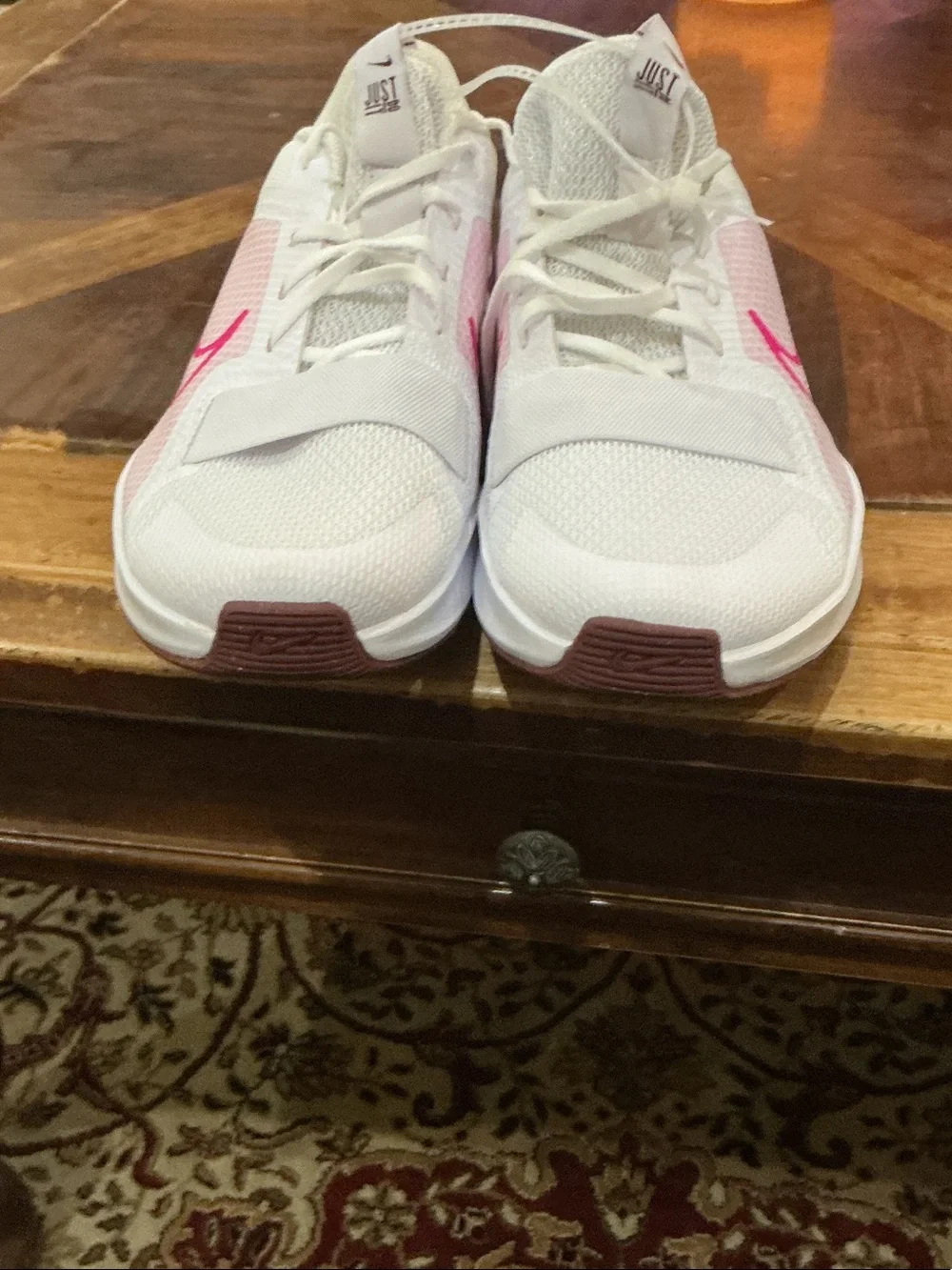 Nike women’s mc trainer - White Sneakers with Pink Swoosh
