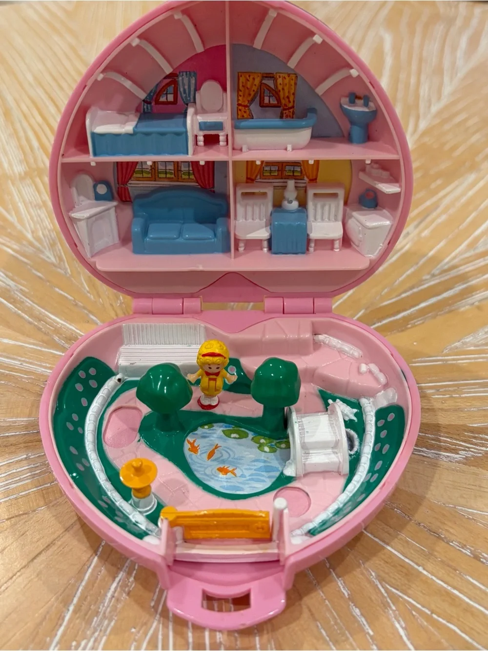 1989 Country Cottage Polly Pocket Bluebird w doll