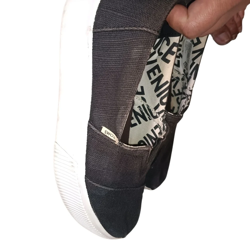 Toms wear canvas