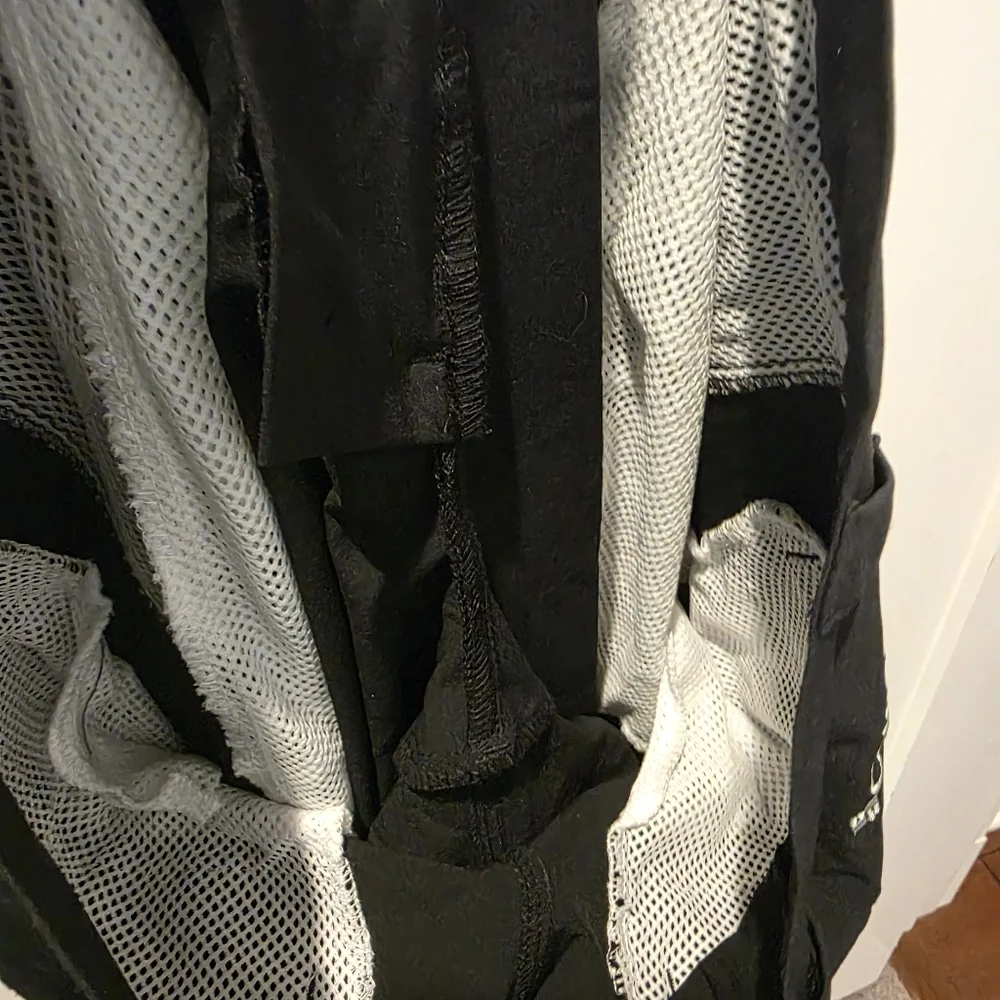Columbia Men’s Shorts Sz 40 PFG Terminal Tackle Omni Shield Black Bottle Opener