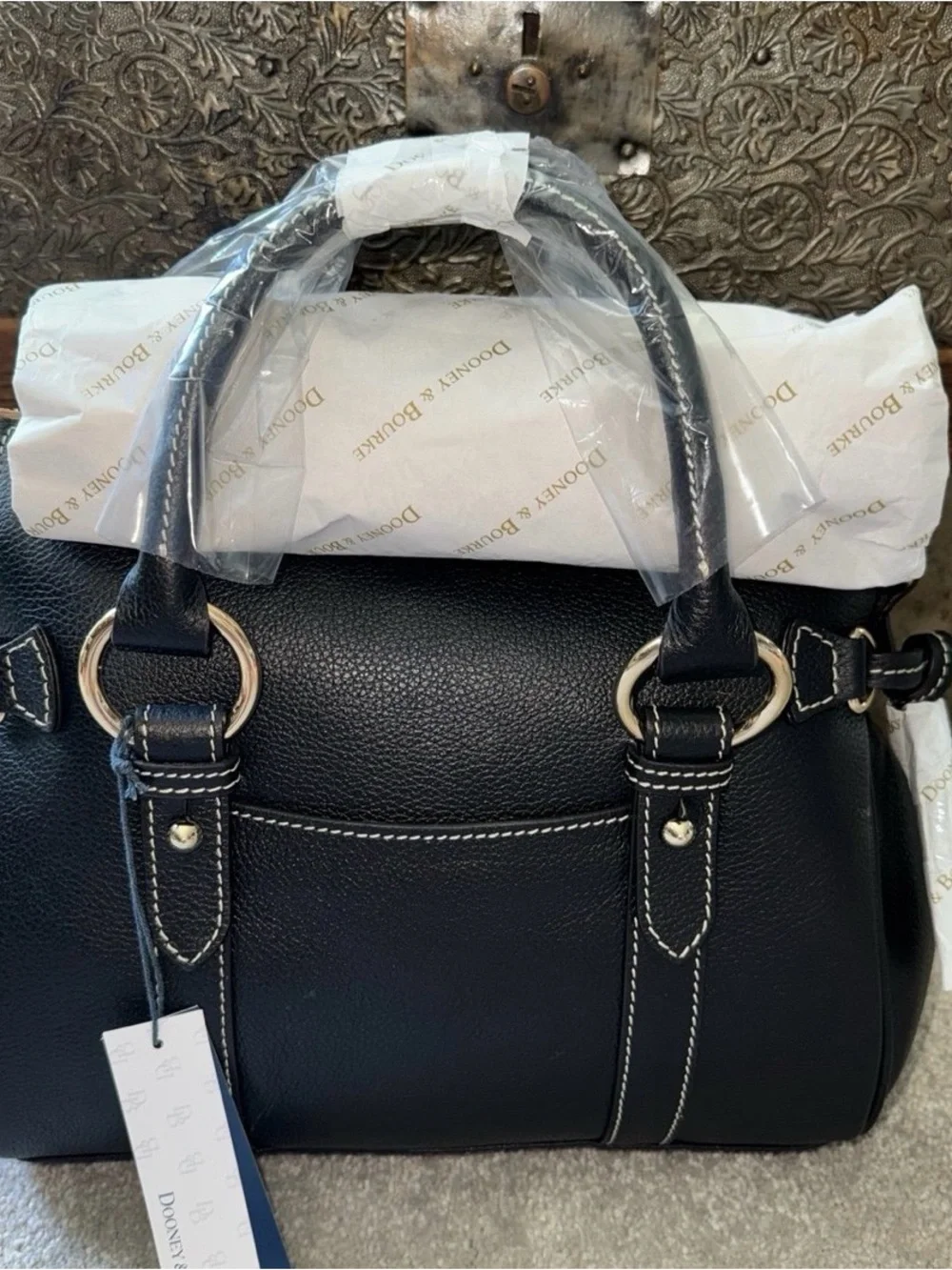 Dooney & Bourke structured dooney