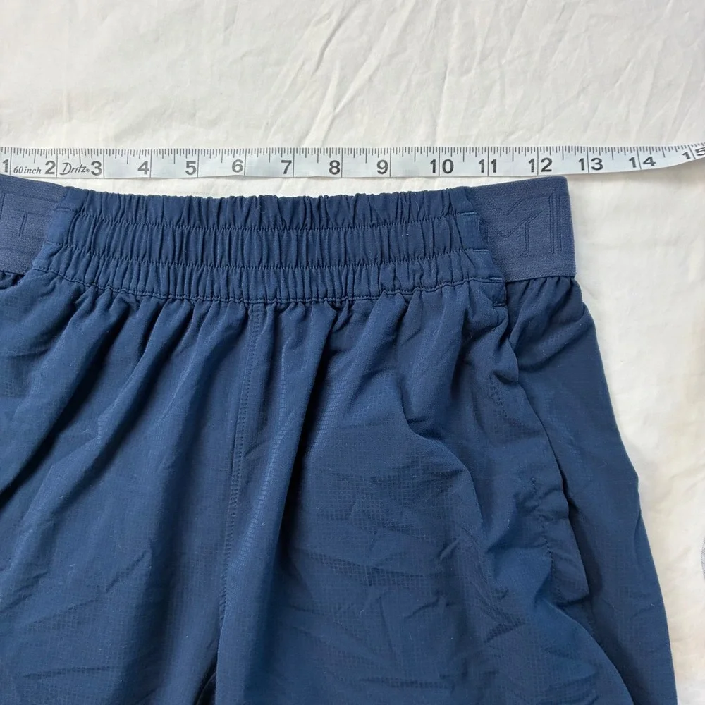 Under Armour HeatGear Mens Navy Blue Athletic Training Shorts Small Fitted