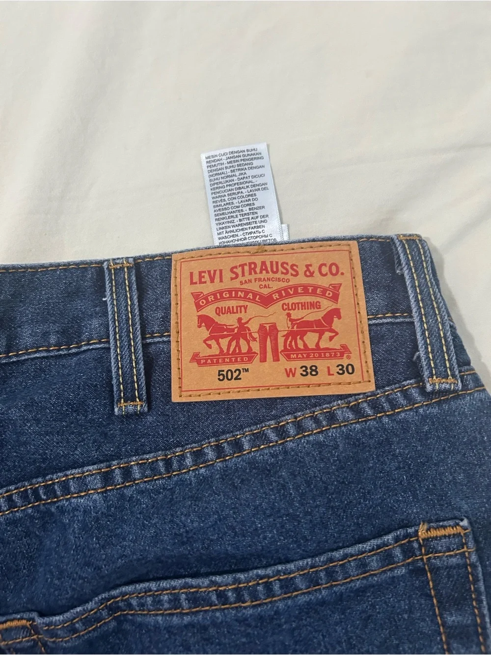 Levis straight leg