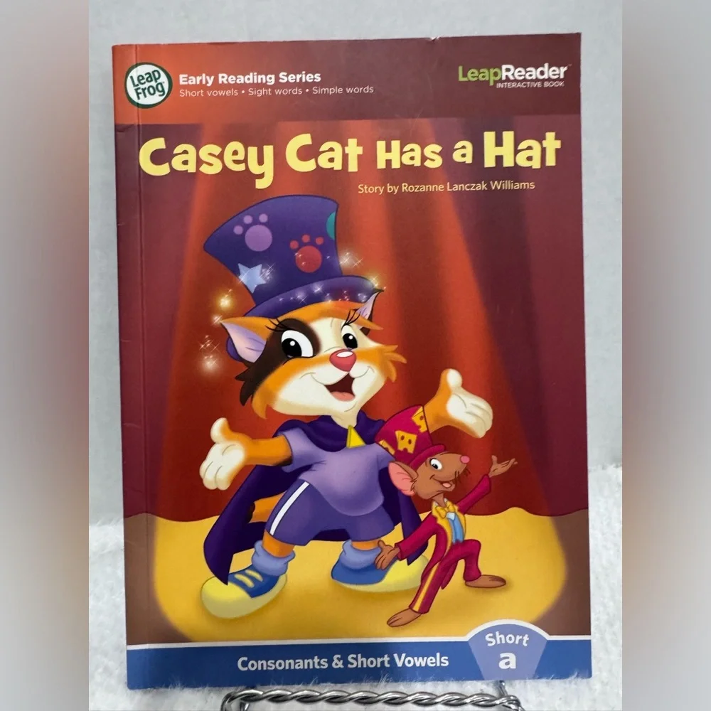 Leap Reader Casey Cat Has a Hat