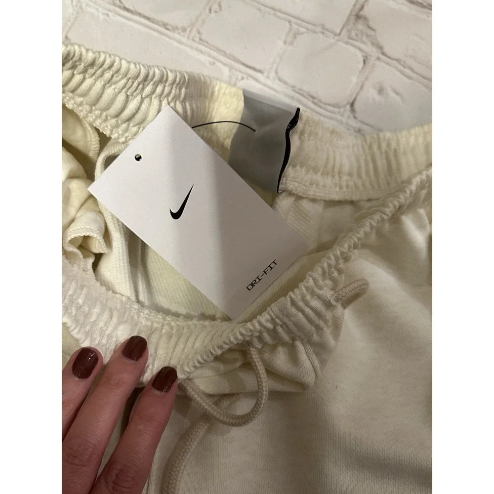 Nike shorts medium