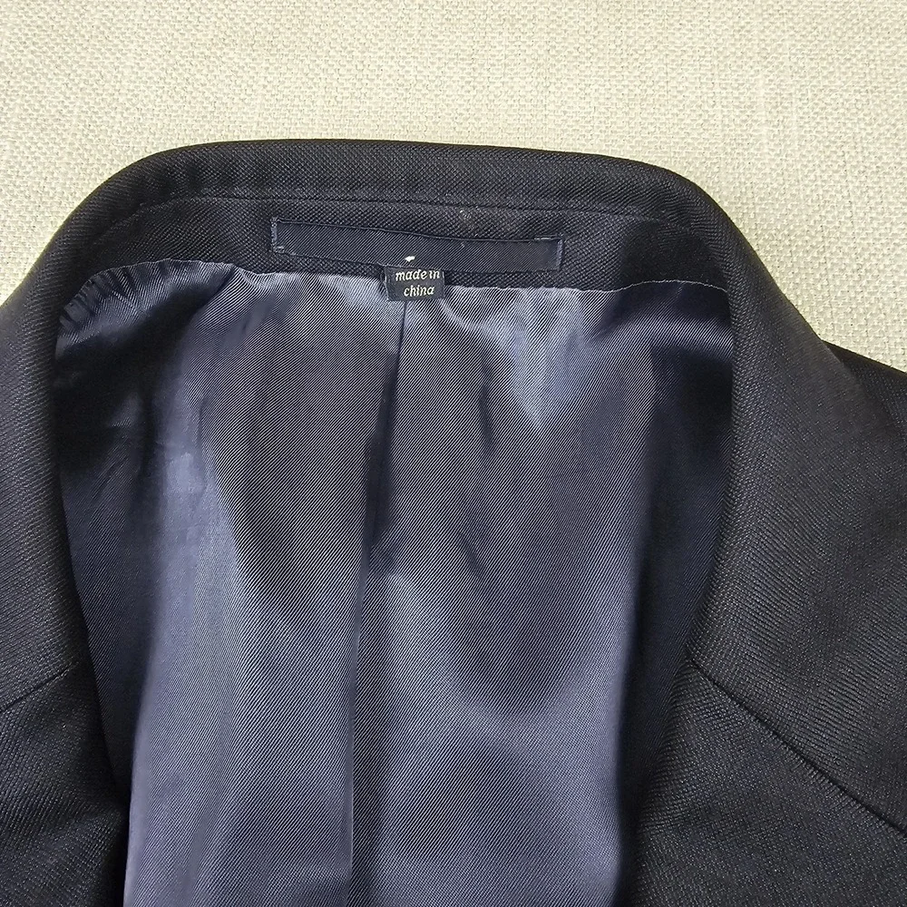 Suitsupply snags ships pre