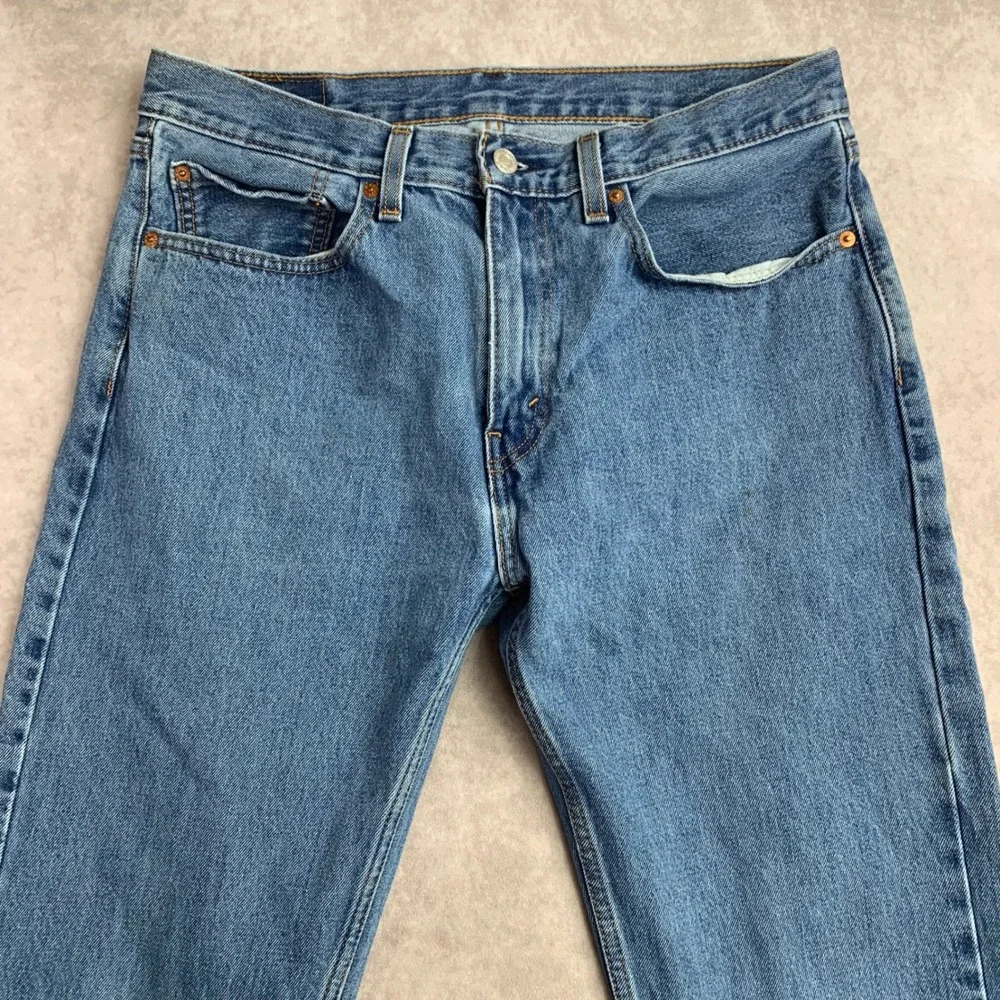 Levis measurements waist