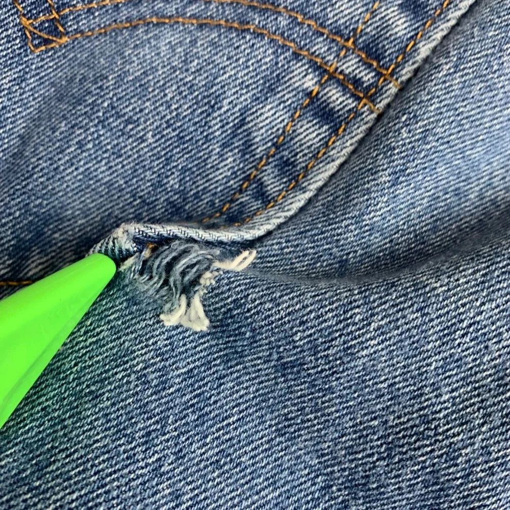 Levis measurements waist