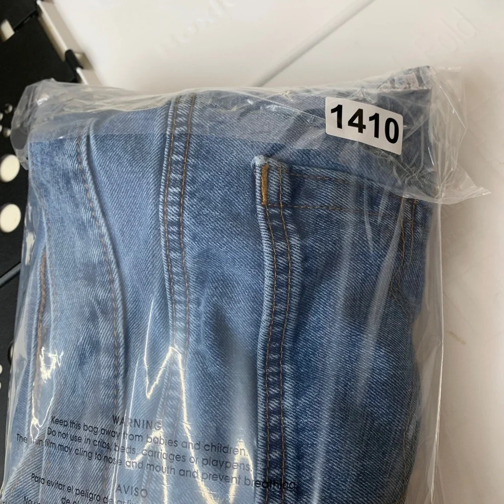 Levis measurements waist