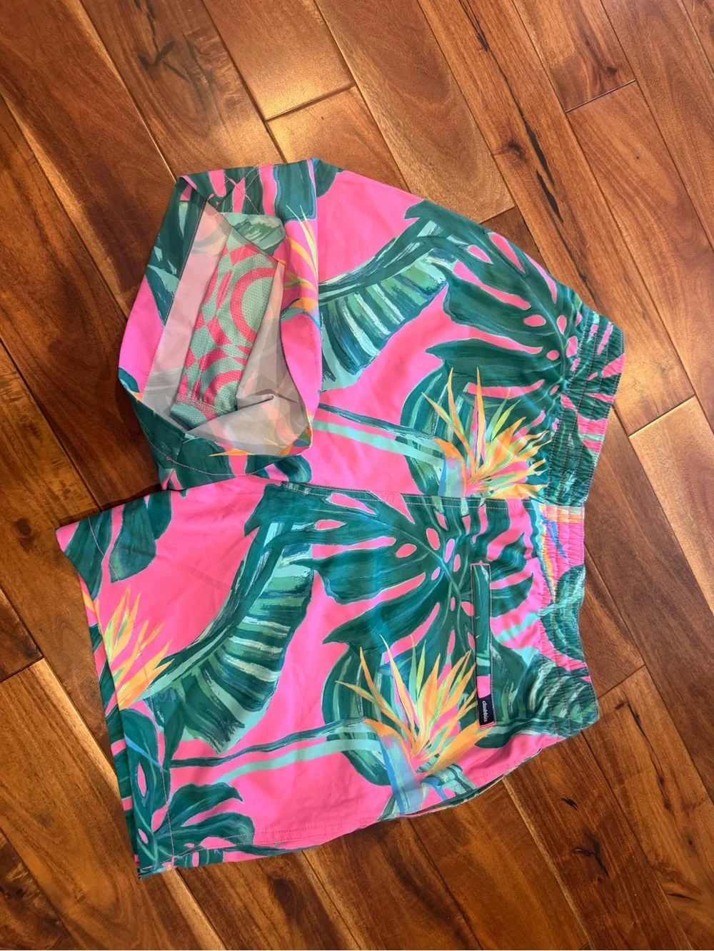 chubbies Pink and Teal Tropical Swim Trunks men's large never worn
