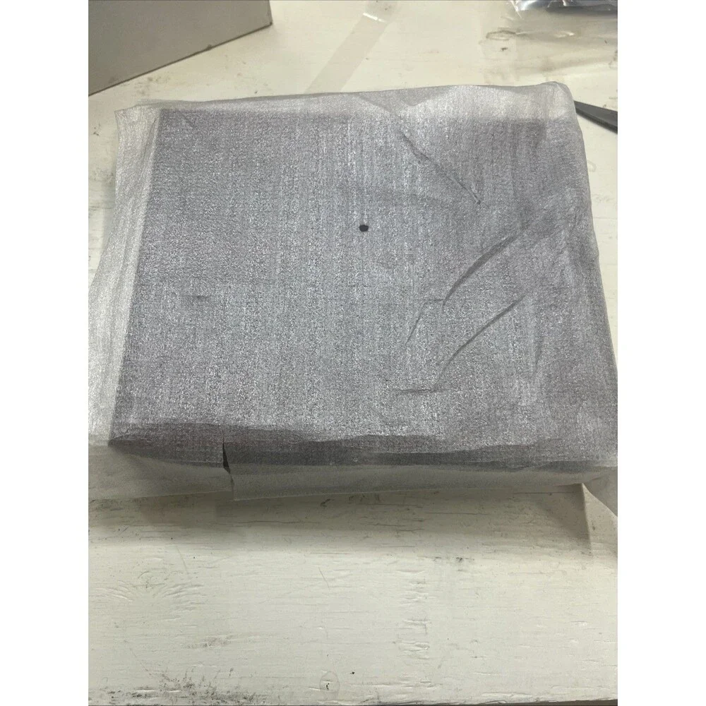 Unbranded this piece