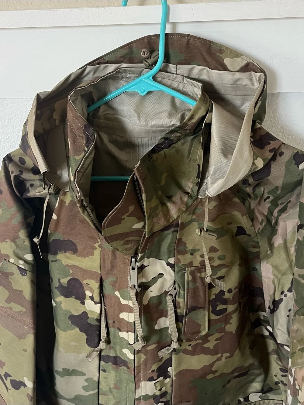 Military Men's Medium Regular APECS OCP Pattern Parka Jacket