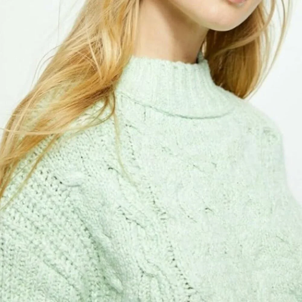 Free People details size