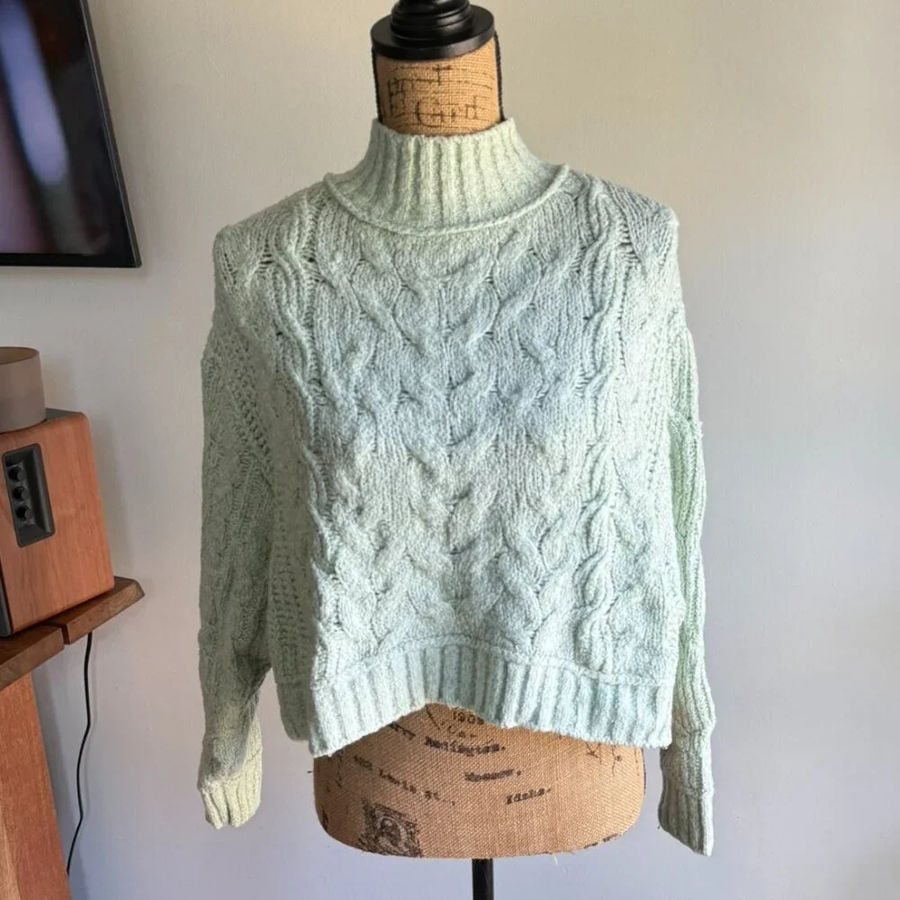Free People details size