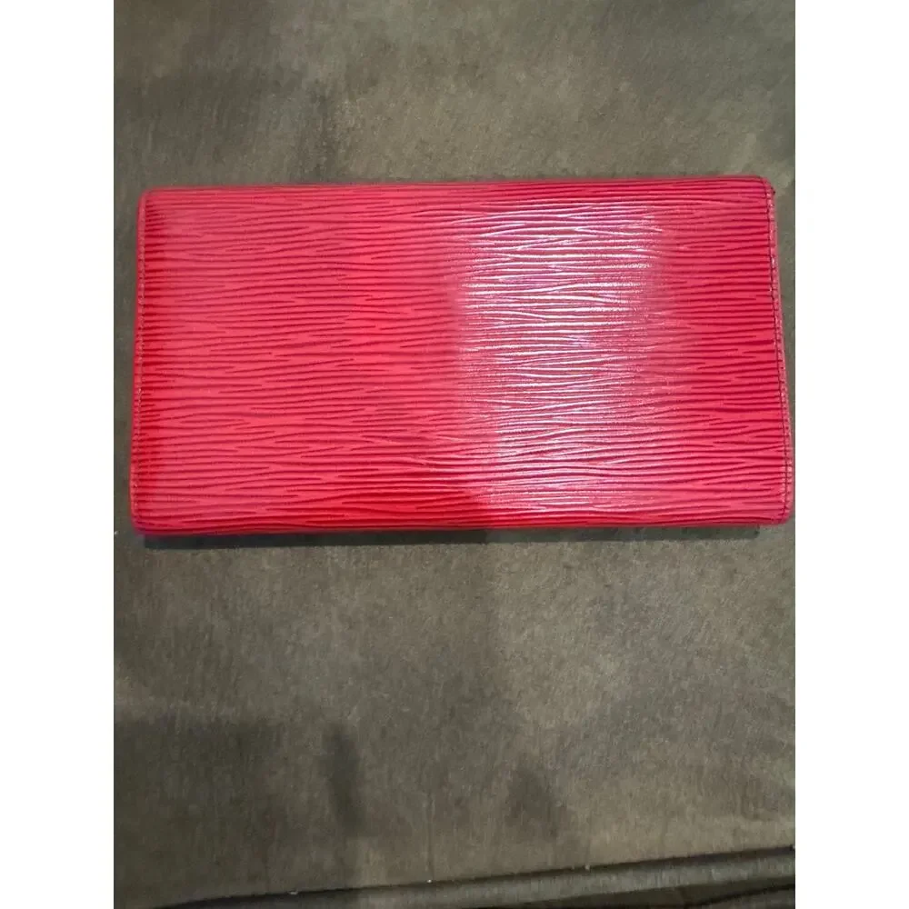 Louis Vuitton everyday tri card