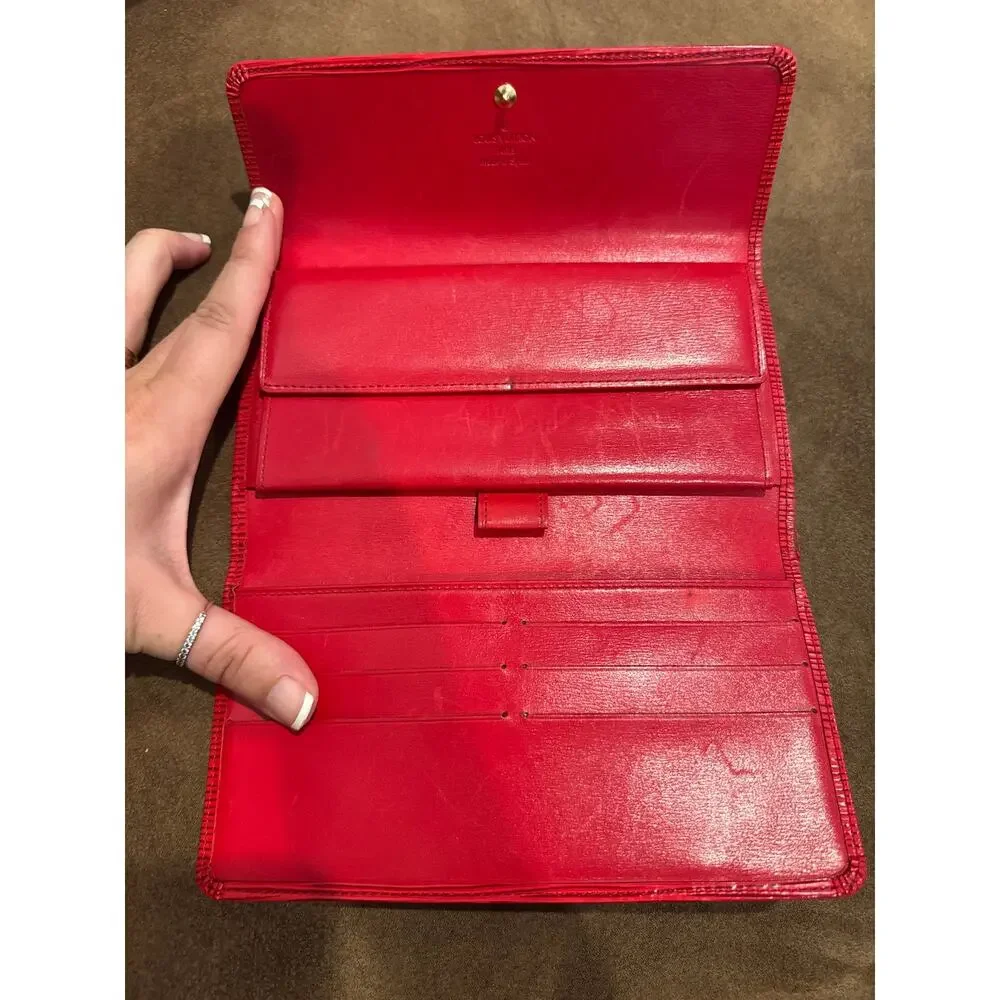 Louis Vuitton age piece