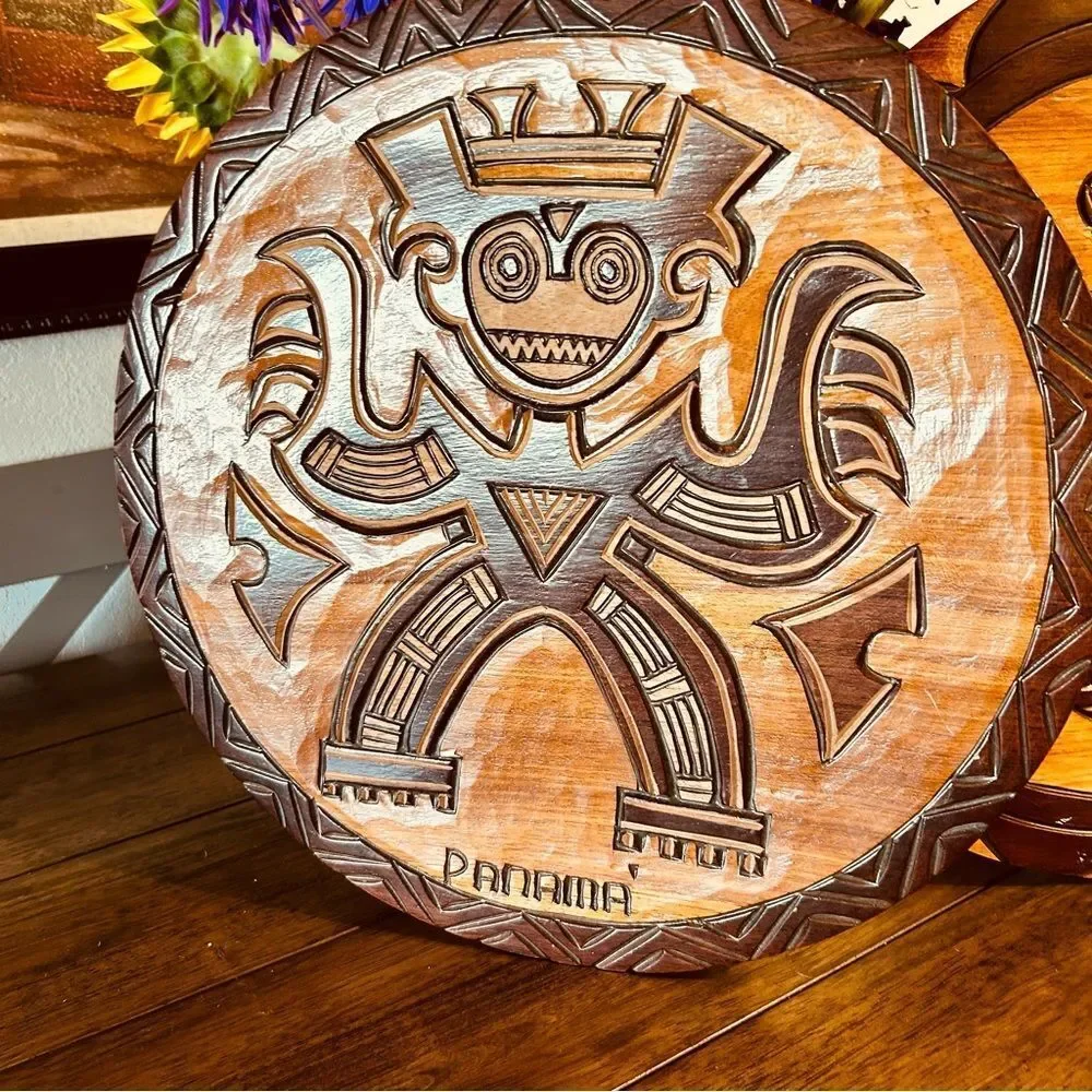 N/A wooden handcarved