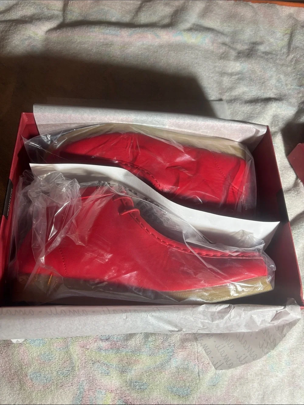 Amali bright red