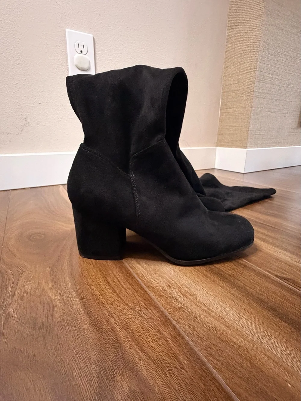 N/A classic black