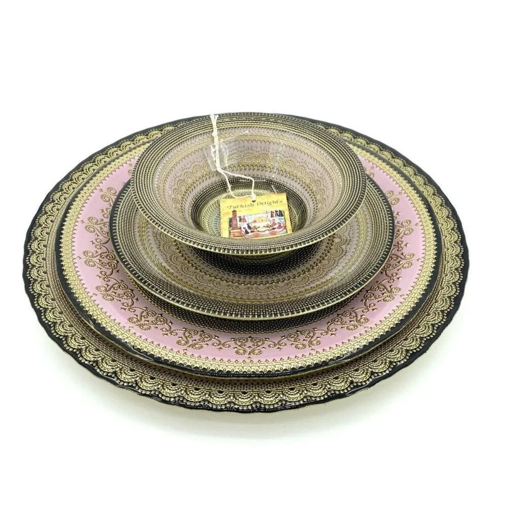 Art of The Tabletop/Artistic Accents/Akcam delights matching