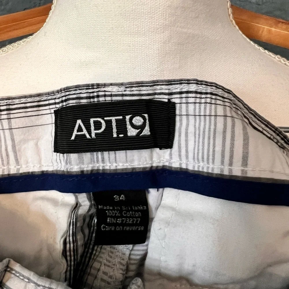 Apt. 9 Men's Plaid Shorts in Gray and White