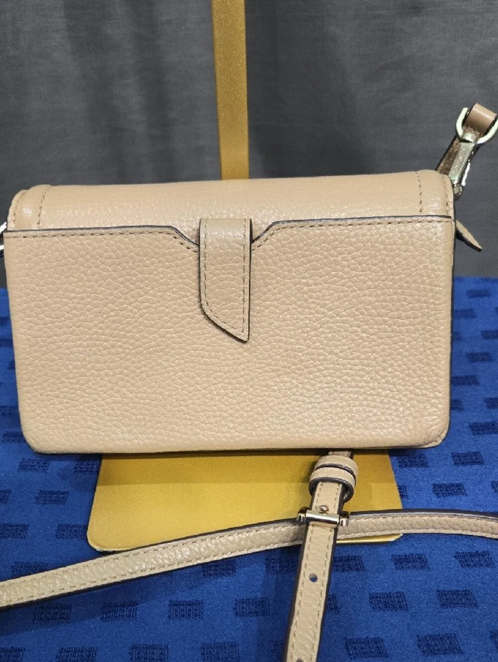Michael Kors compact pebbled