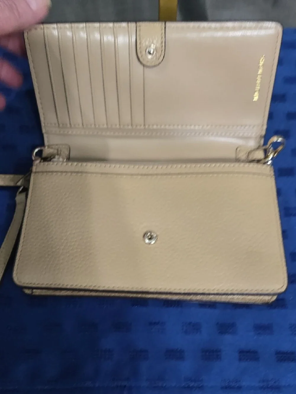 Michael Kors compact pebbled