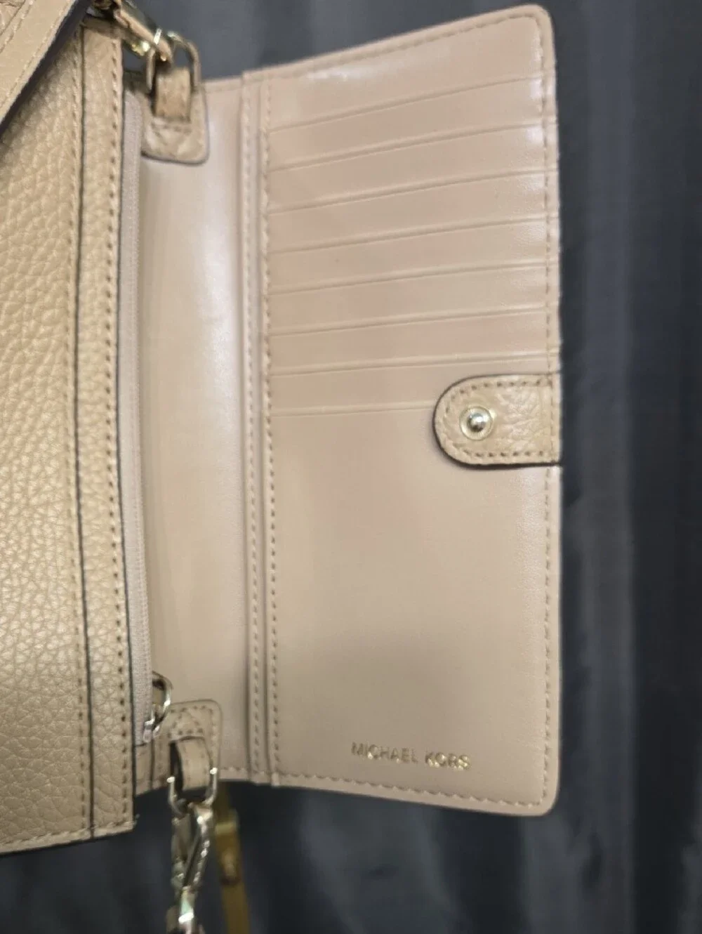Michael Kors compact pebbled