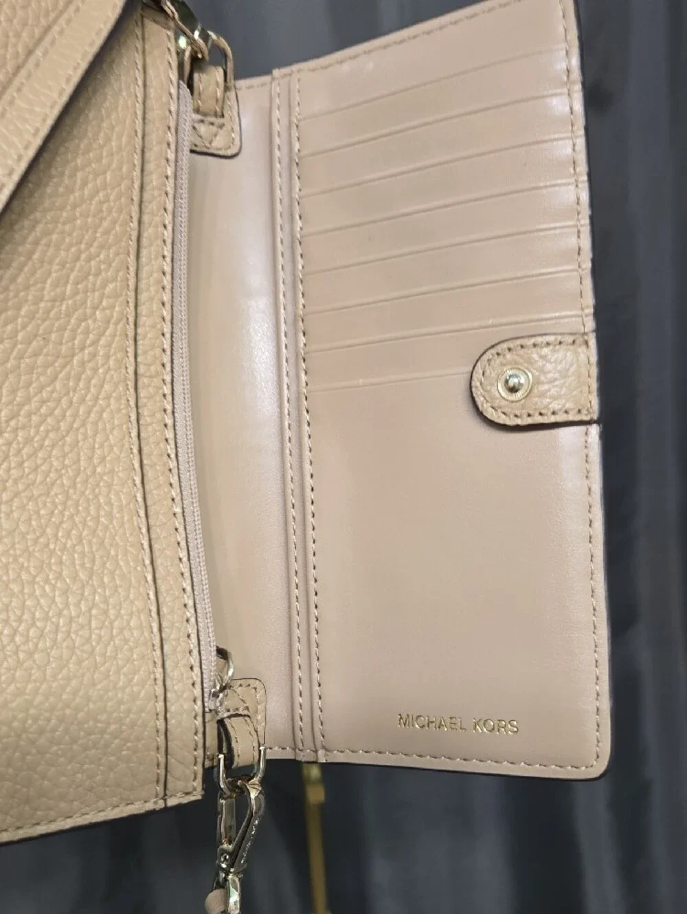 Michael Kors compact pebbled