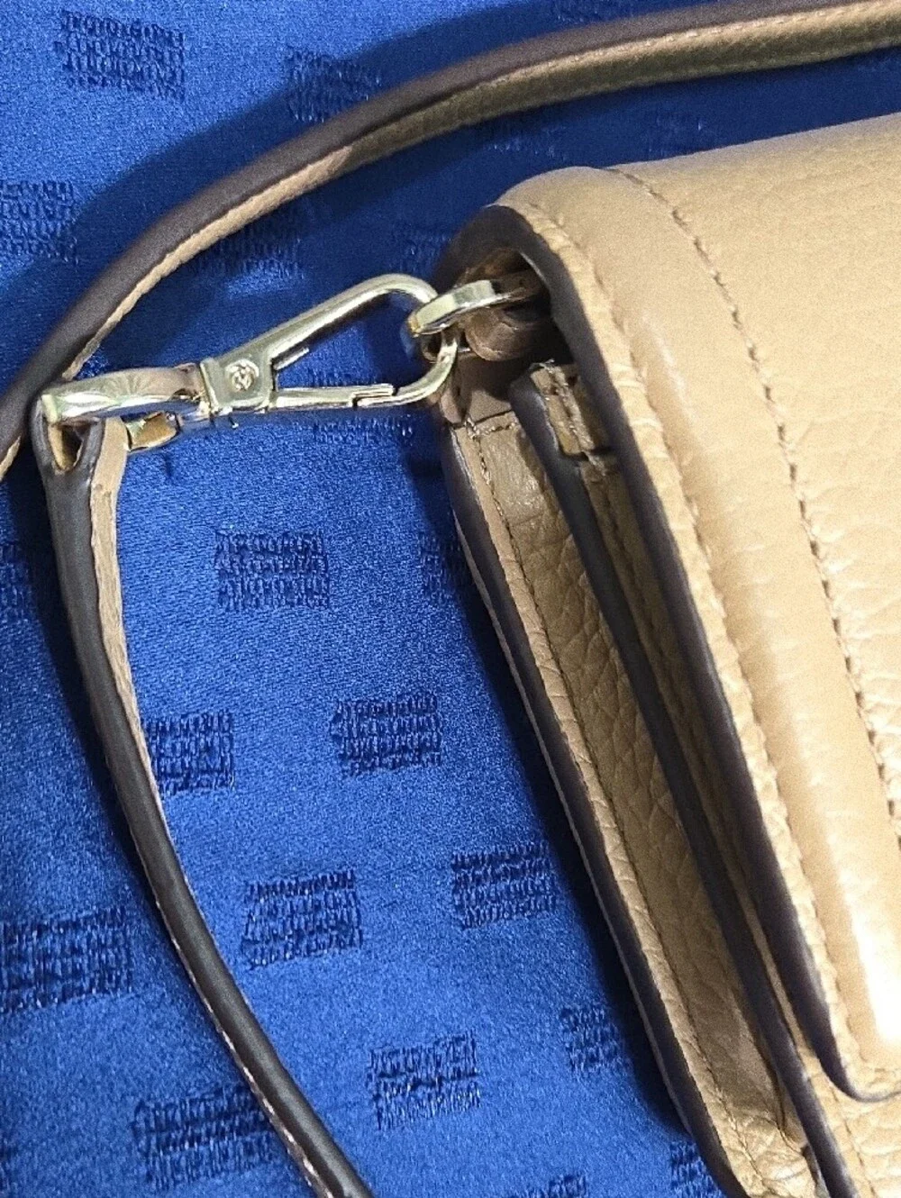 Michael Kors compact pebbled