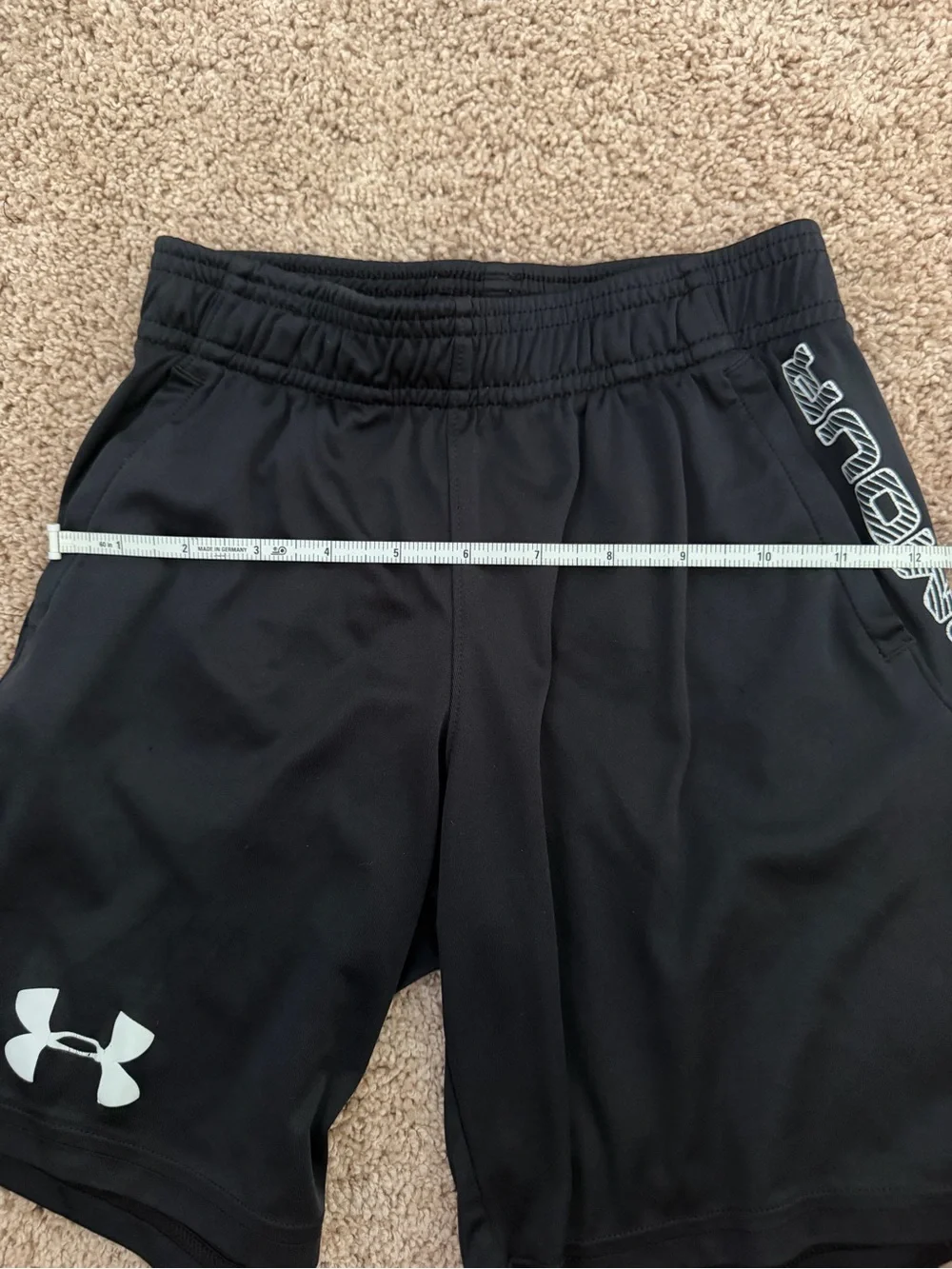 Under Armour Boys HeatGear Loose Fit Athletic Shorts Black Graphic Youth YXS